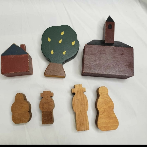 Vintage Mini Wooden Buildings and Amish People Handpainted - Picture 2 of 6